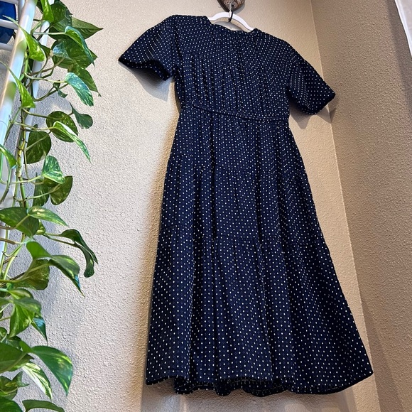 Madewell Dobby V-Neck Tiered Midi Dress - Picture 7 of 10
